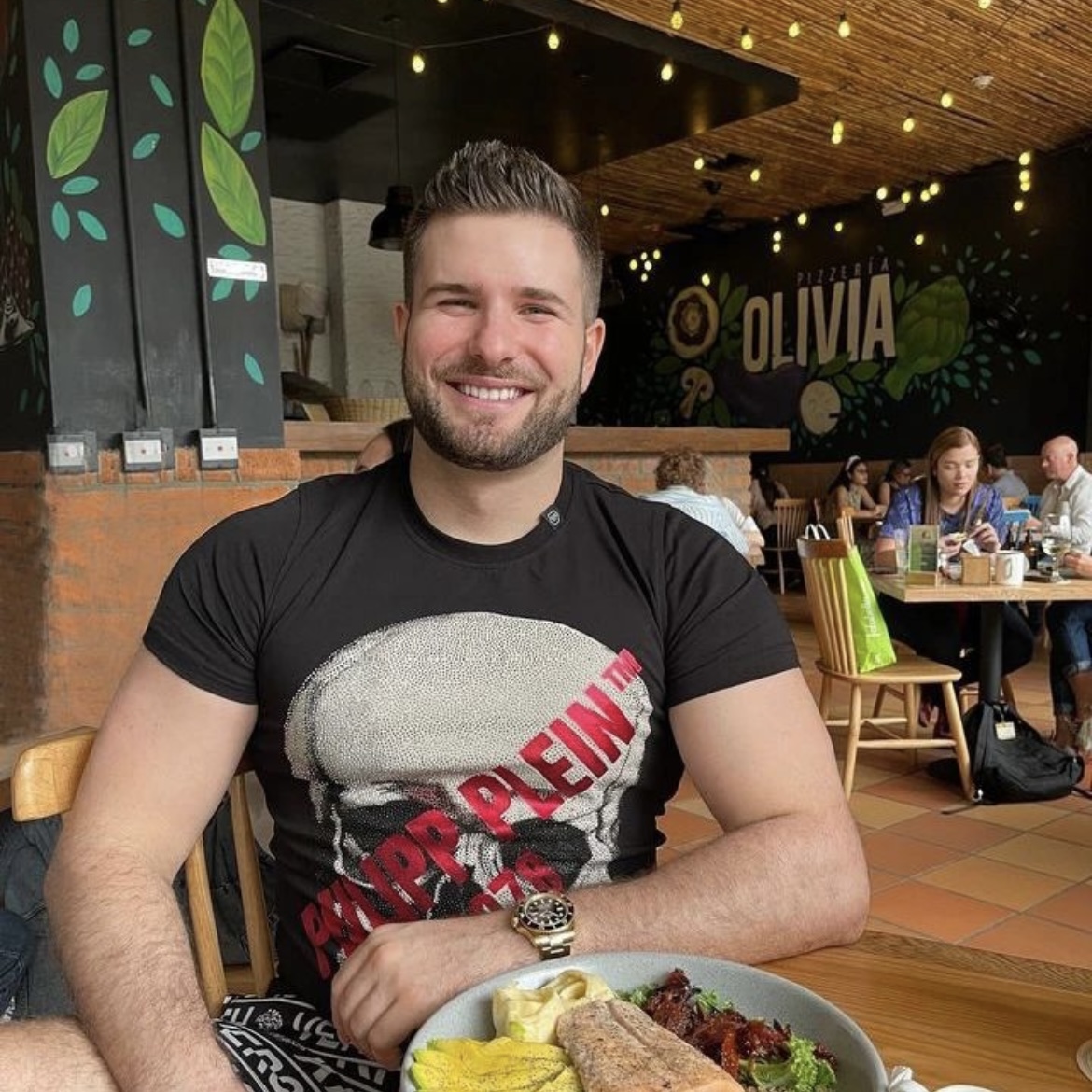 小蜜蜂加速器用户james，很满意小蜜蜂加速器